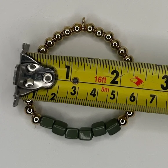 Mariyn Schiff Gold & Sage Green Beaded Stretch Bracelet – Boho Minimalist - Picture 5 of 6